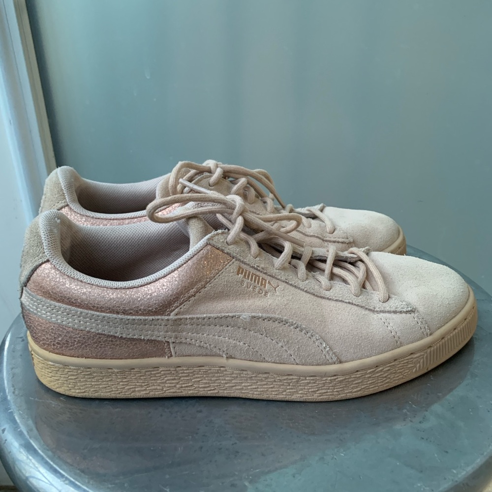Womens Pink Dolphin Puma Shoes Suede Classic Coral Pink Size 8